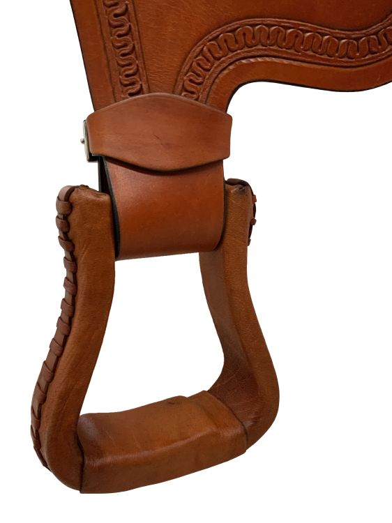 16" Wade Style Roping Saddle with Serpentine Border
