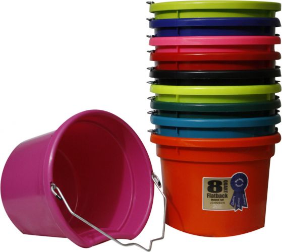 1027: 8 Qt Flat back bucket, 8 Bucket Showman Saddles and Tack