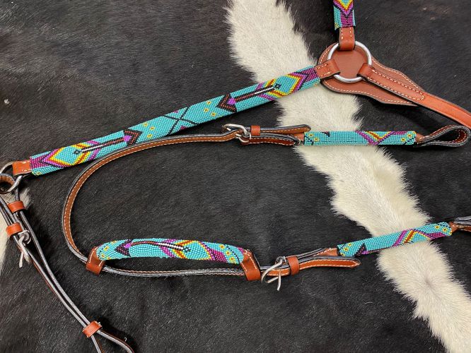 202541: Showman™ Medium oil leather one ear headstall with beaded arrow design Headstall & Breast Collar Set Showman