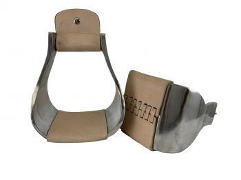 202613: Showman ® Light weight polished aluminum flat bottom stirrups Stirrups Showman