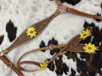 8007: Showman ® Hand Painted 3D Sunflower One Ear Headstall and Breast collar Set Headstall & Breast Collar Set Showman
