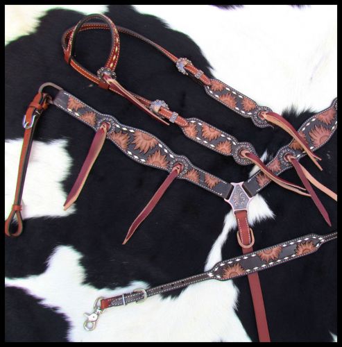 14207: Showman ® Engraved Sunflower Leather Single Ear headstall and breastcollar set Headstall & Breast Collar Set Showman   
