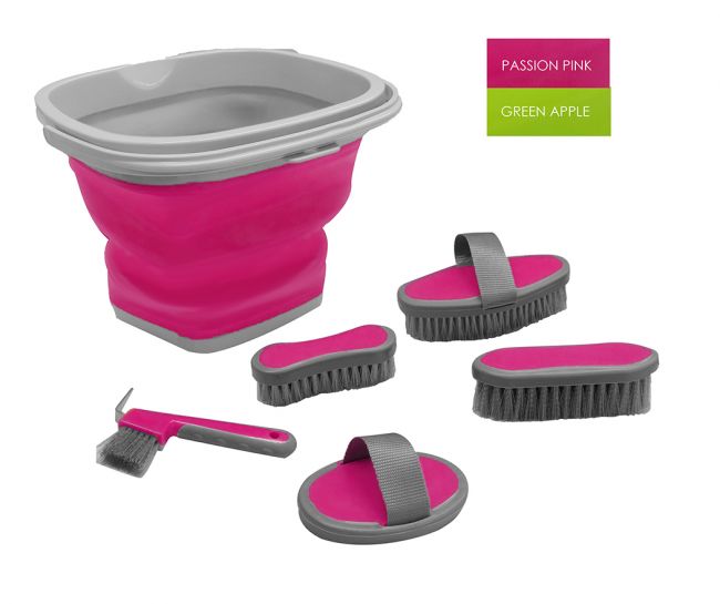 24011X: 5 Piece grooming kit with collapsible bucket Grooming Kit Showman Saddles and Tack   