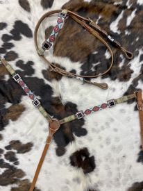 7086: Showman ®Beaded  Browband  Bridle &  Breast  Collar  set,  this Medium  oil  set features te Headstall & Breast Collar Set Showman   