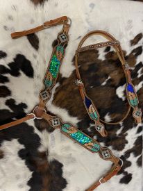 7088: Showman ® Hand Painted Browband Headstall  and Breastcollar  Set  with feather  design Headstall & Breast Collar Set Showman   