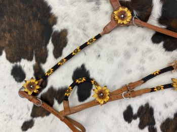 8005: Showman ® Sunflower beaded Headstall and Breast collar Set w/ 3D leather painted sunflower a Headstall & Breast Collar Set Showman   